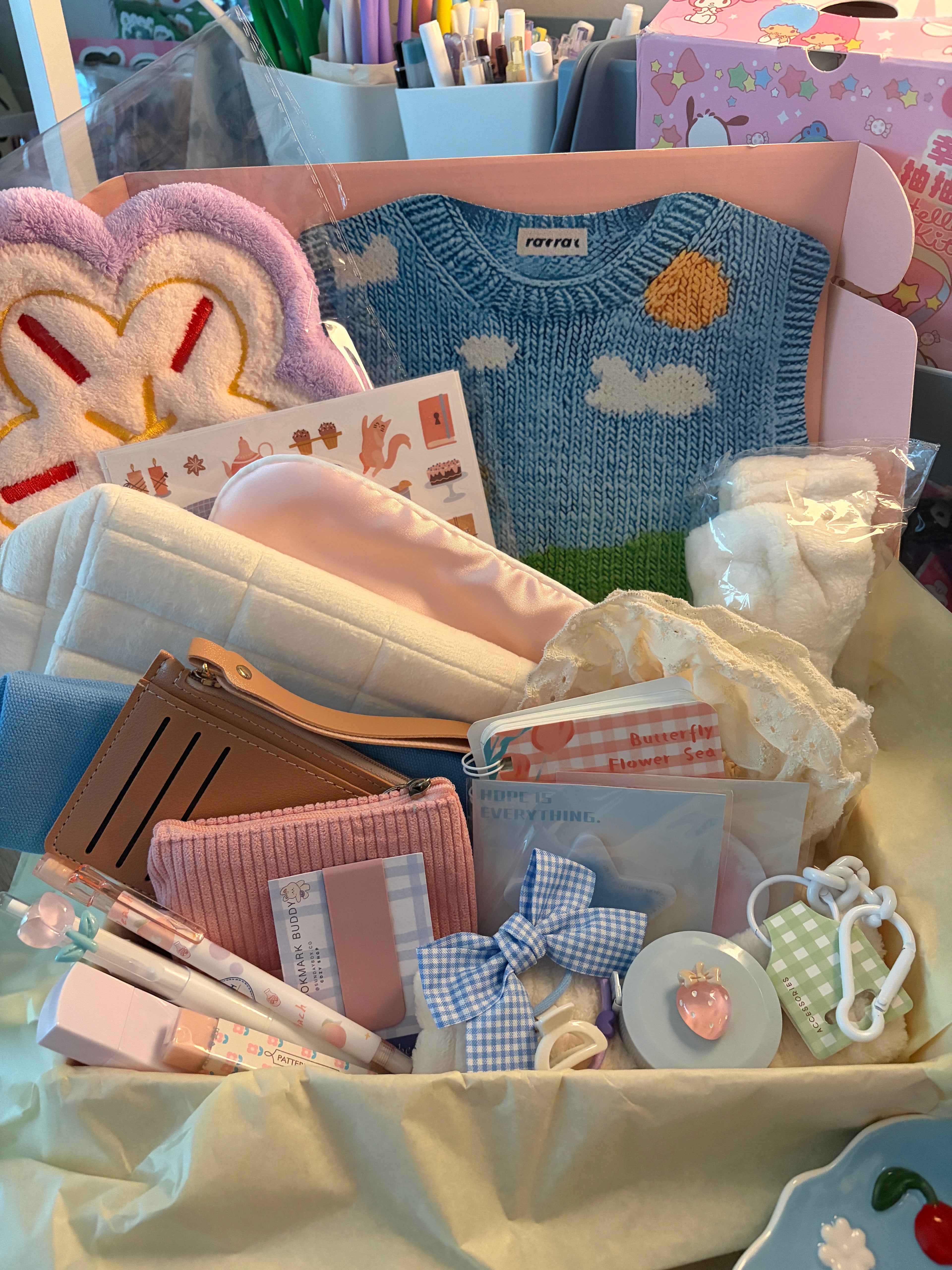 Minimal Characters Lucky Scoop